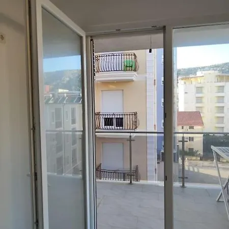 Διαμέρισμα Cozy In *